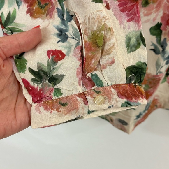 Tolani Collection Julie Sand Floral Long Sleeve V Neck Attached Scarf Bl… - Picture 5 of 10